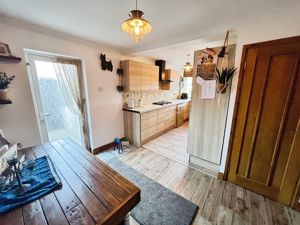 Kitchen diner- click for photo gallery